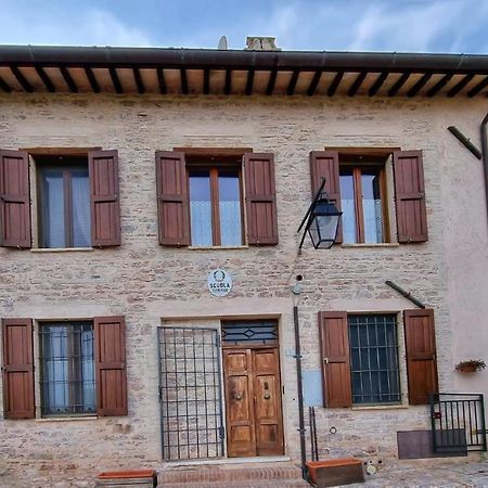 La Scuola Del Castello Localita San Giovanni Spello Exterior foto